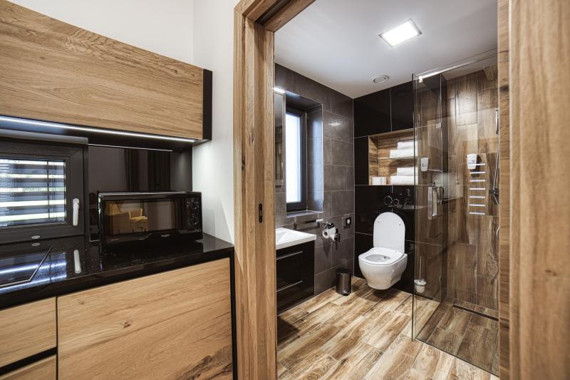 Izba Prémium apartmán pri wellness zóne v Camastra s.r.o. – Prémium apartmán kúpeľňa