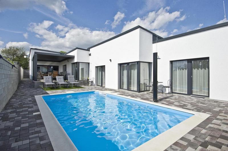 Izba Penzión Lacov dom v Camastra s.r.o. – Celý Penzión Lacov dom - 3 apartmány / 12 osôb